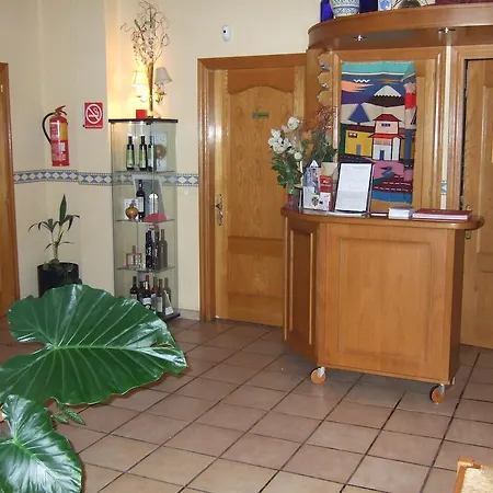 Hotel Las Acacias El Grado