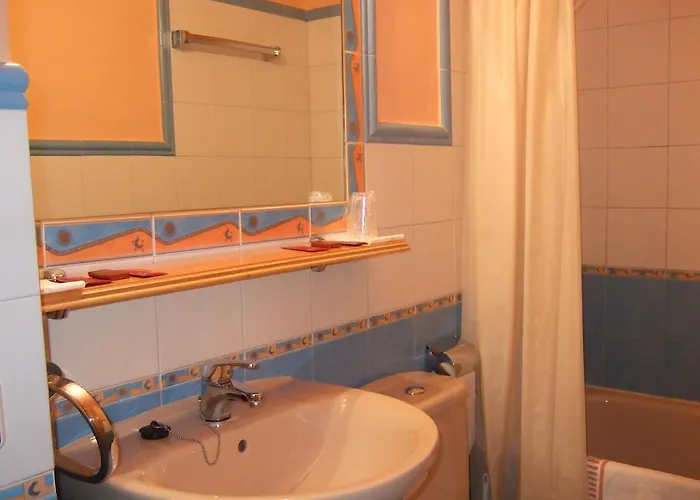 Hotell Las Acacias El Grado